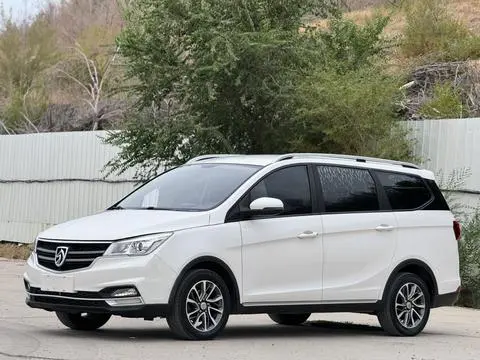 Baojun 730 2019 1.5T CVT fashionable 7-seater National VI
