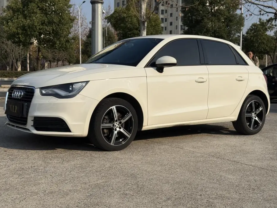 Audi A1 2014 30 TFSI Sportback Technology