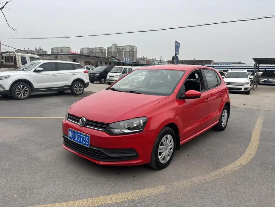 Polo 2016 1.4L automatic fashion model
