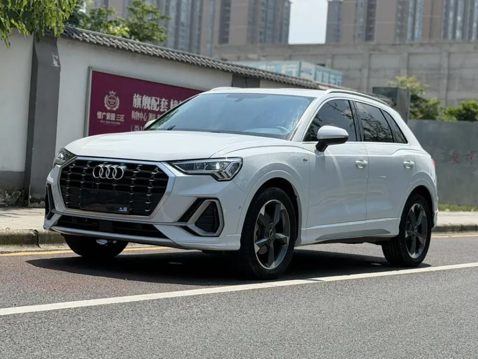 Audi Q3 2022 35 TFSI Fashionable and Dynamic