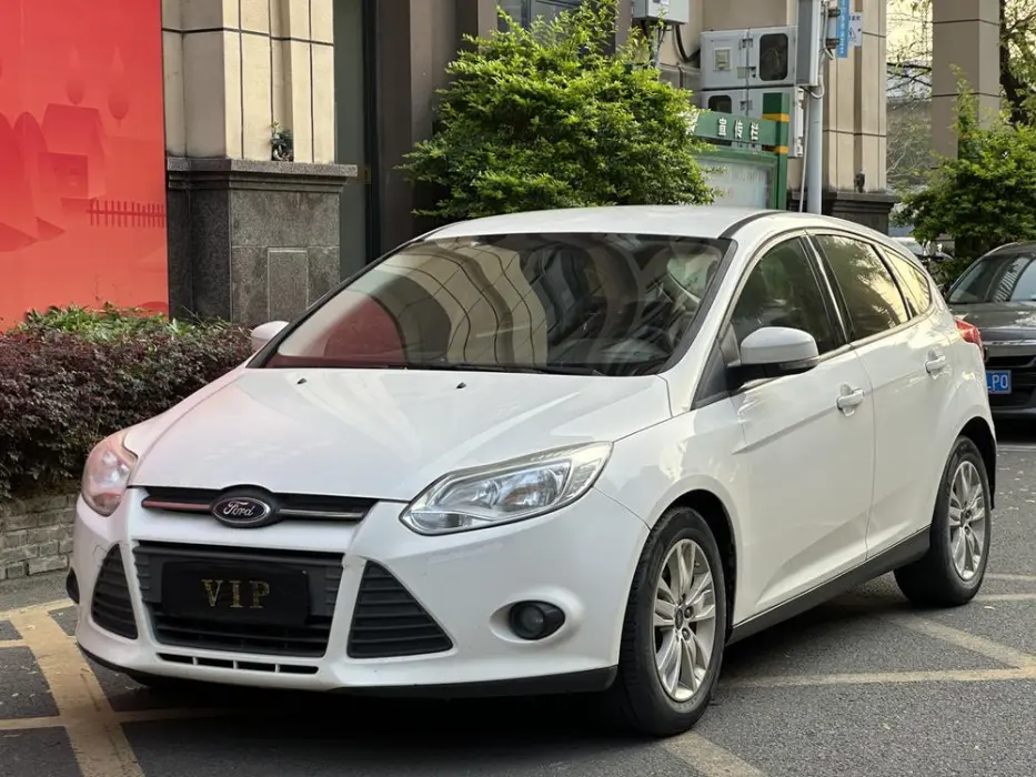 Focus 2012 hatchback 1.6L automatic comfort type