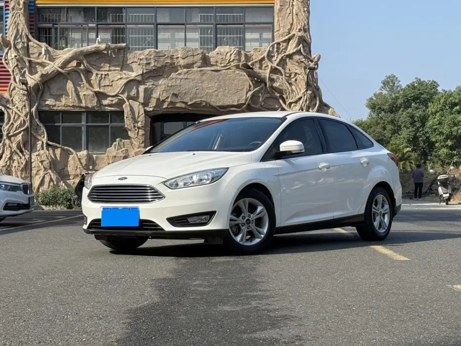 Focus 2017 Sedan 1.6L Automatic Comfort Smart Mobility Edition