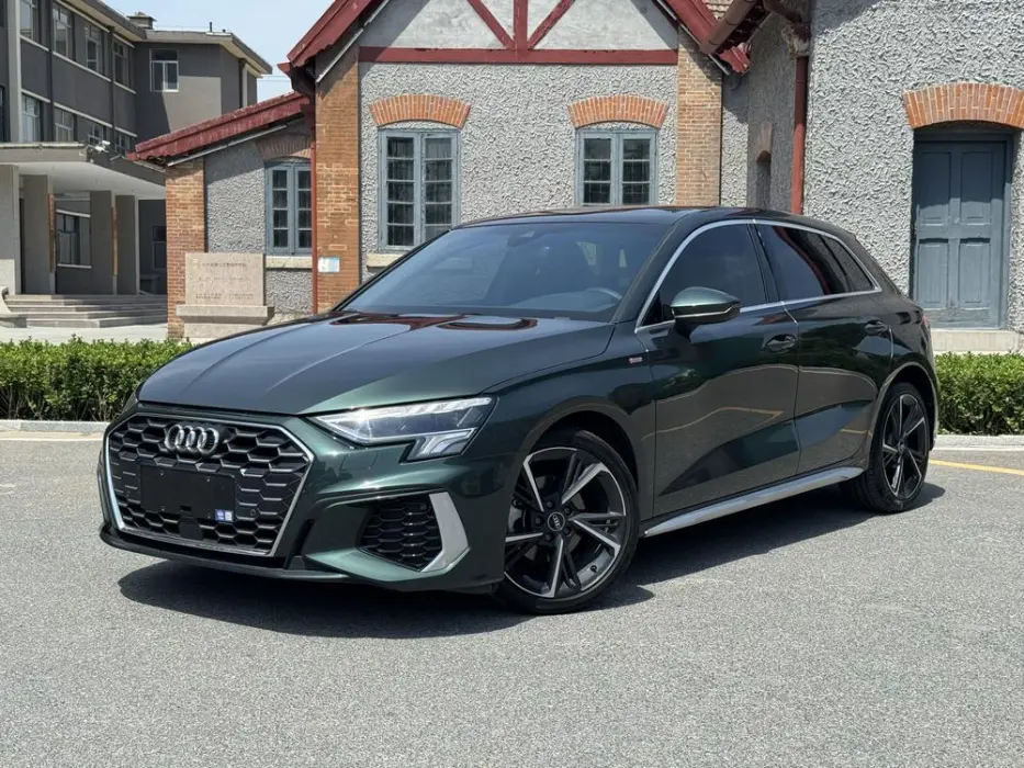 Audi A3 2023 facelift Sportback 35 TFSI stylish and sporty