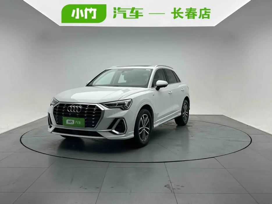 Audi Q3 2022 35 TFSI aggressive and dynamic