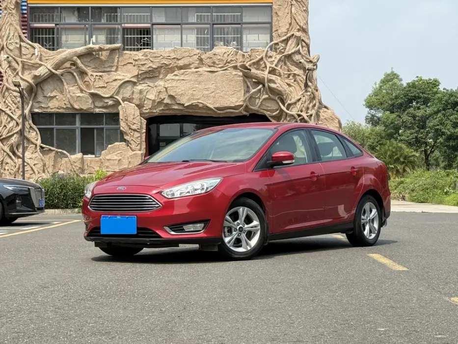 Focus 2017 Sedan 1.6L Automatic Comfort Smart Mobility Edition
