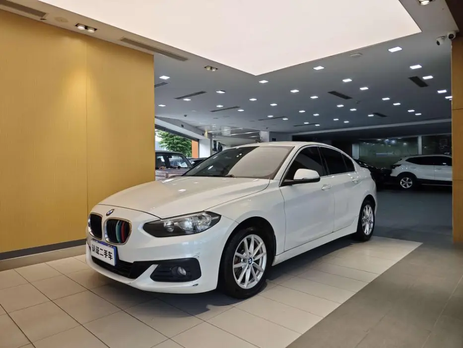 BMW 1 Series 2018 118i Fashion Model