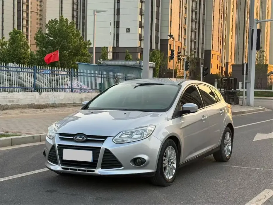 Focus 2012 hatchback 1.6L automatic comfort type