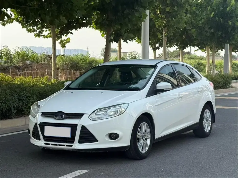 Focus 2012 sedan 1.6L automatic comfort type