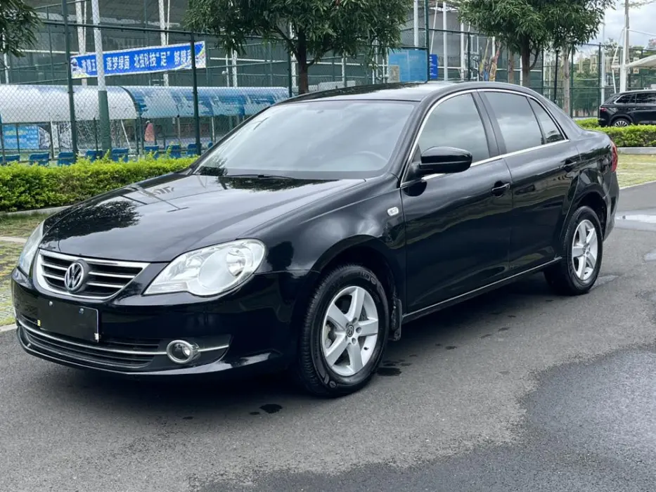 Bora 2012 1.6L automatic fashion model