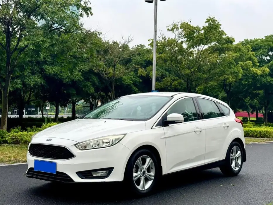 Focus 2015 hatchback 1.6L automatic comfort type