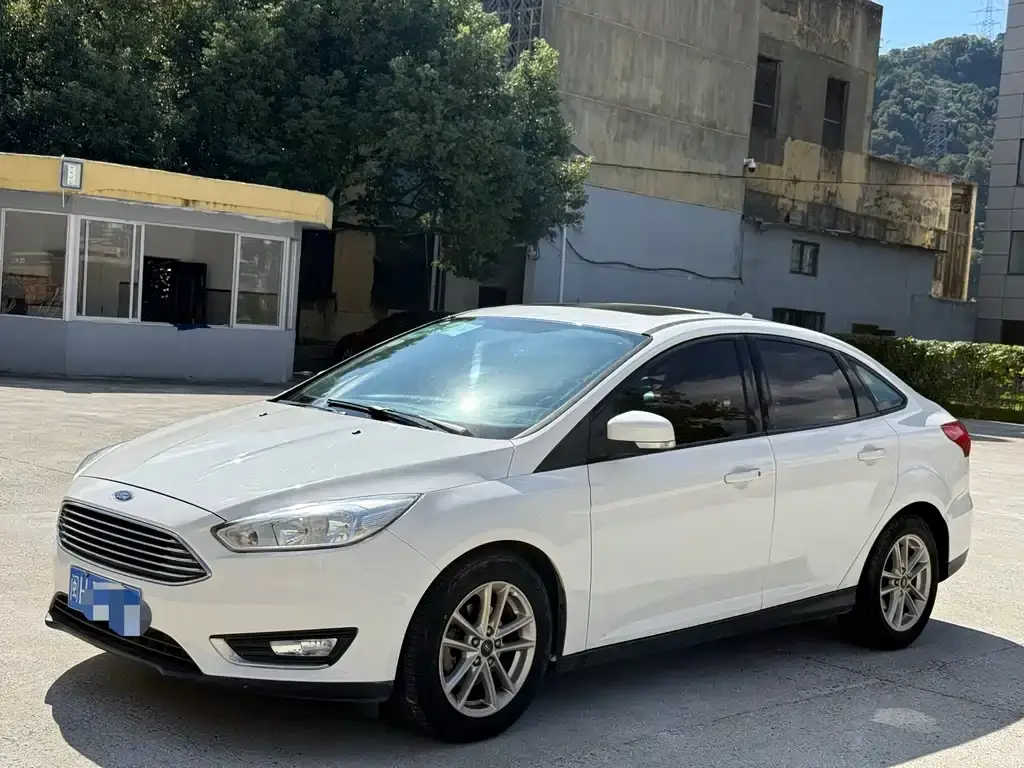 Focus 2017 sedan EcoBoost 125 automatic super stylish smart mobility version