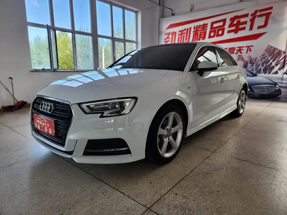 Audi A3 2017 Limousine 35 TFSI Fashion