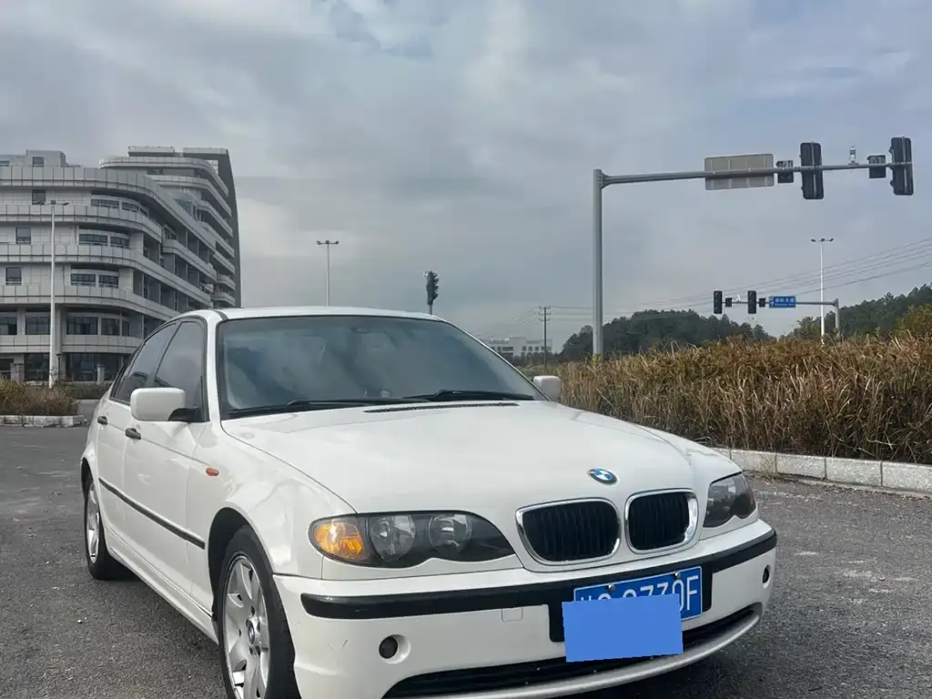 BMW 3 Series 2005 320i Leading Model