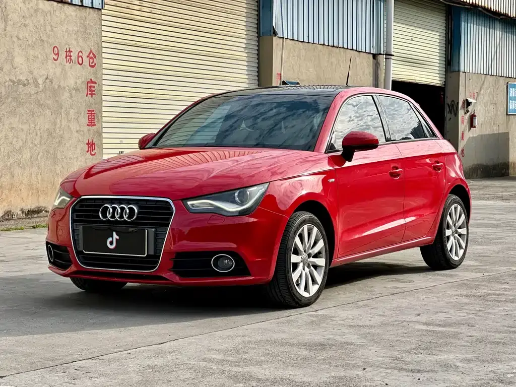 Audi A1 2014 30 TFSI Sportback comfort model