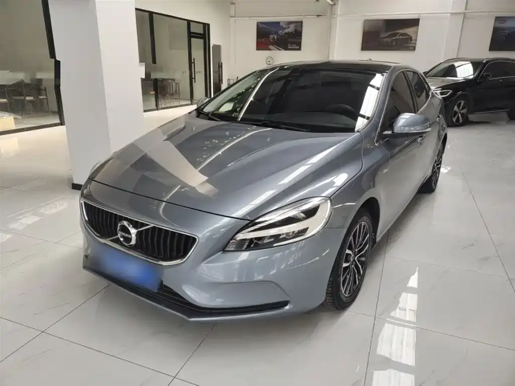 Volvo V40 2018 T3 Zhiyi Edition