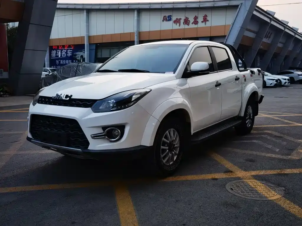 Yuhu 3 2018 2.5T diesel two-wheel drive luxury version standard wheelbase