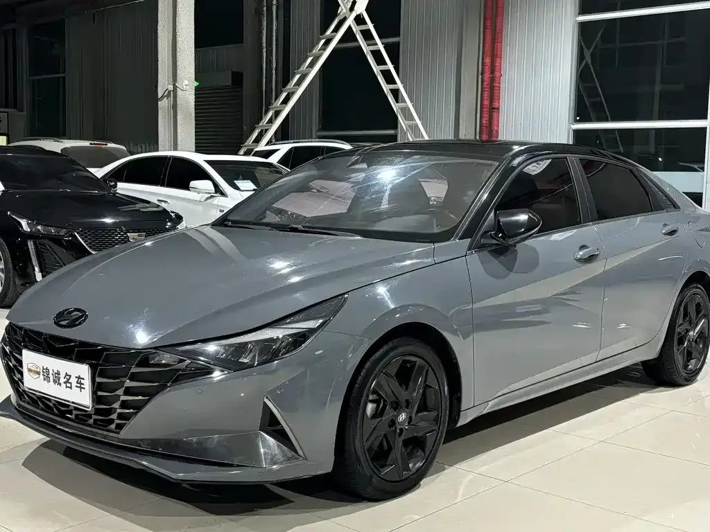 Elantra 2021 1.5L CVT LUX Premium Edition