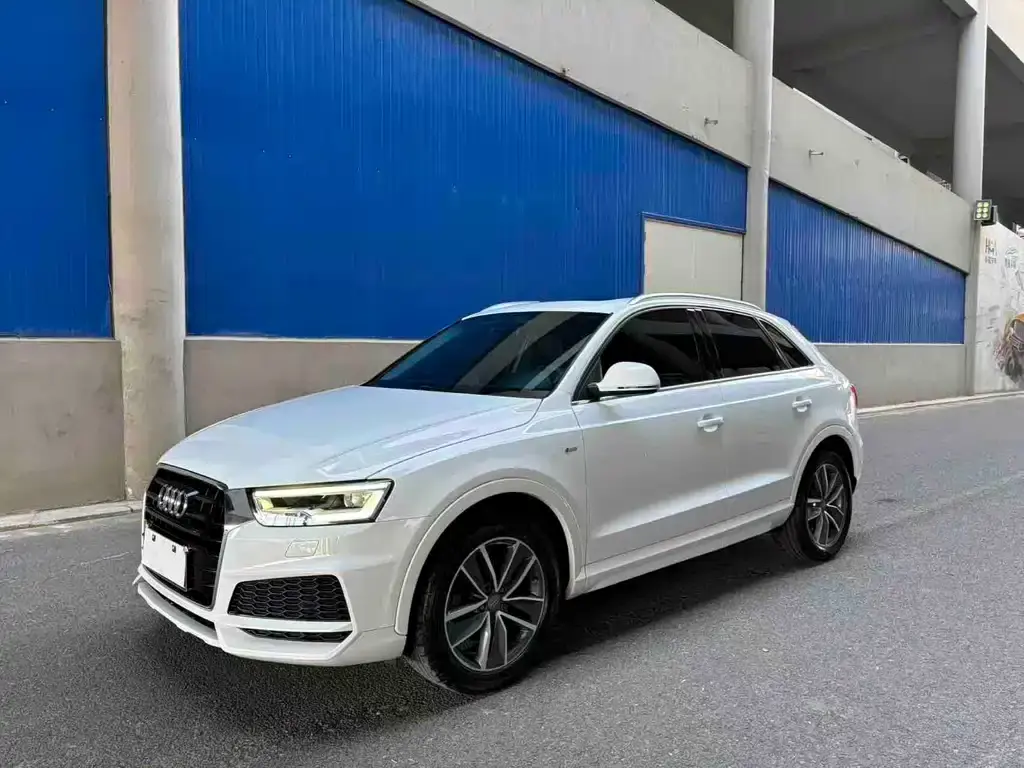 Audi Q3 2018 30 TFSI Fashionable Collection Edition