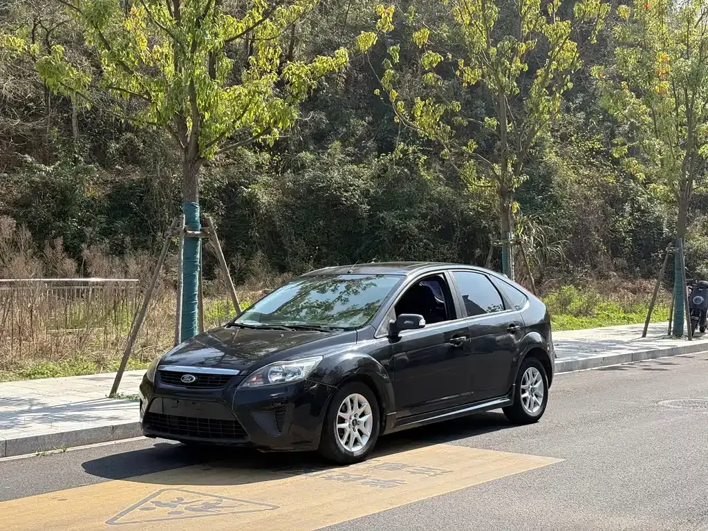 Focus 2011 hatchback 1.8L manual comfort type