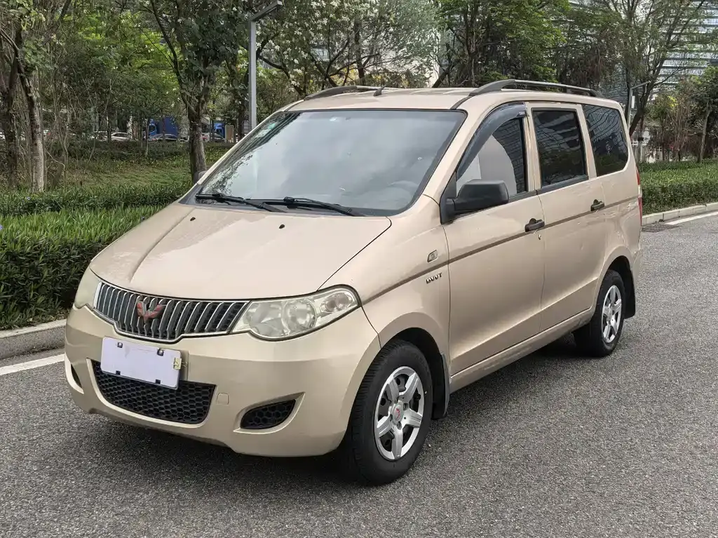 Wuling Hongguang 2014 1.5L basic model