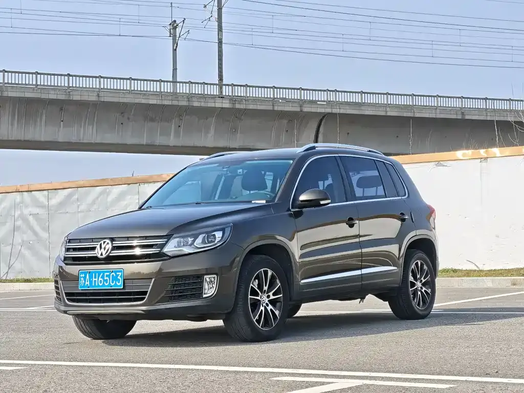 Tiguan 2015 1.8TSI automatic two-wheel drive luxury model