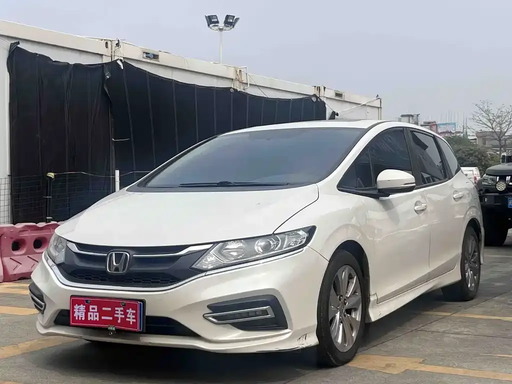 Jade 2017 1.8L automatic comfort version 5 seats