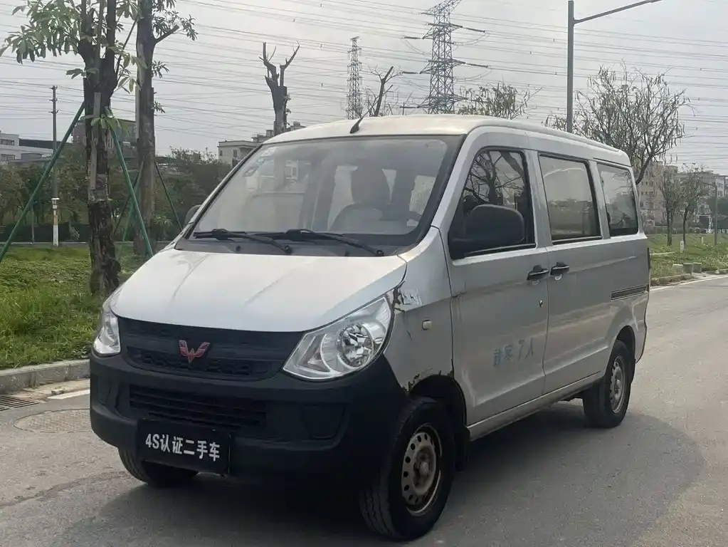 Wuling Zhiguang 2015 1.2L S practical LSI