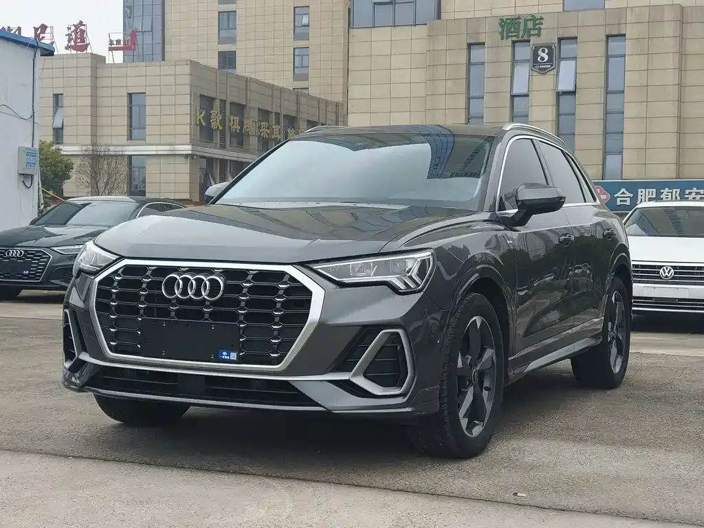Audi Q3 2022 35 TFSI Fashionable and Dynamic