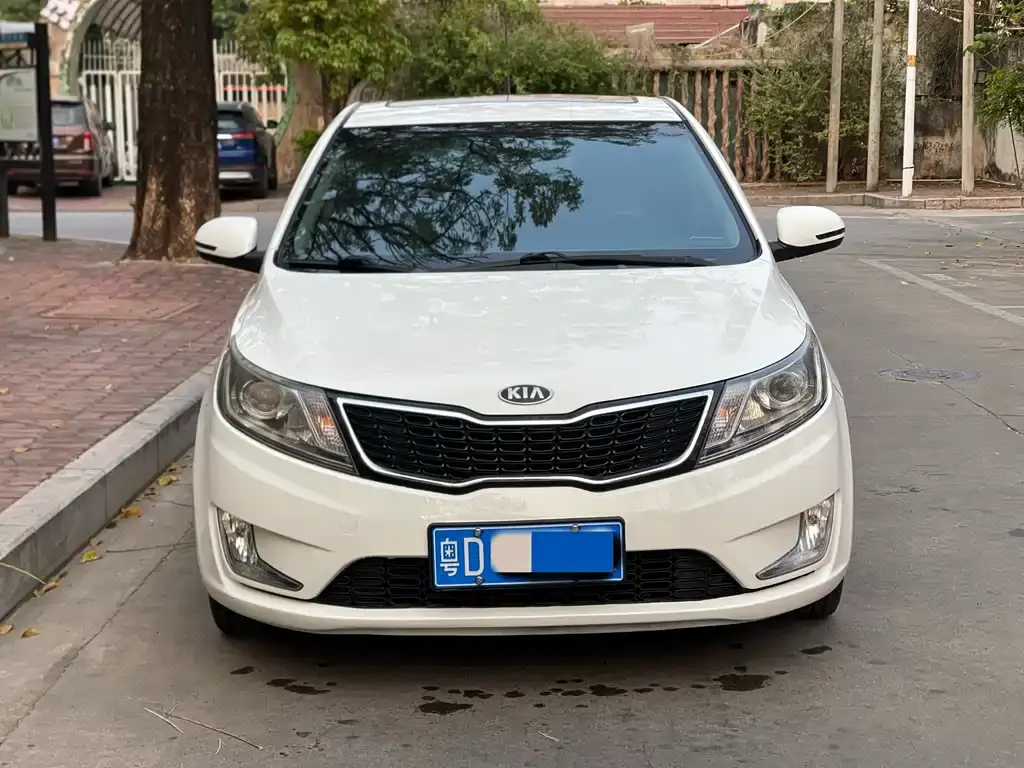 Kia K2 2012 Hatchback 1.6L AT Premium
