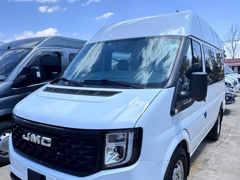 Jiangling Fushun 2023 2.0T manual short-axle mid-range commercial multifunctional passenger car with 6 seats
