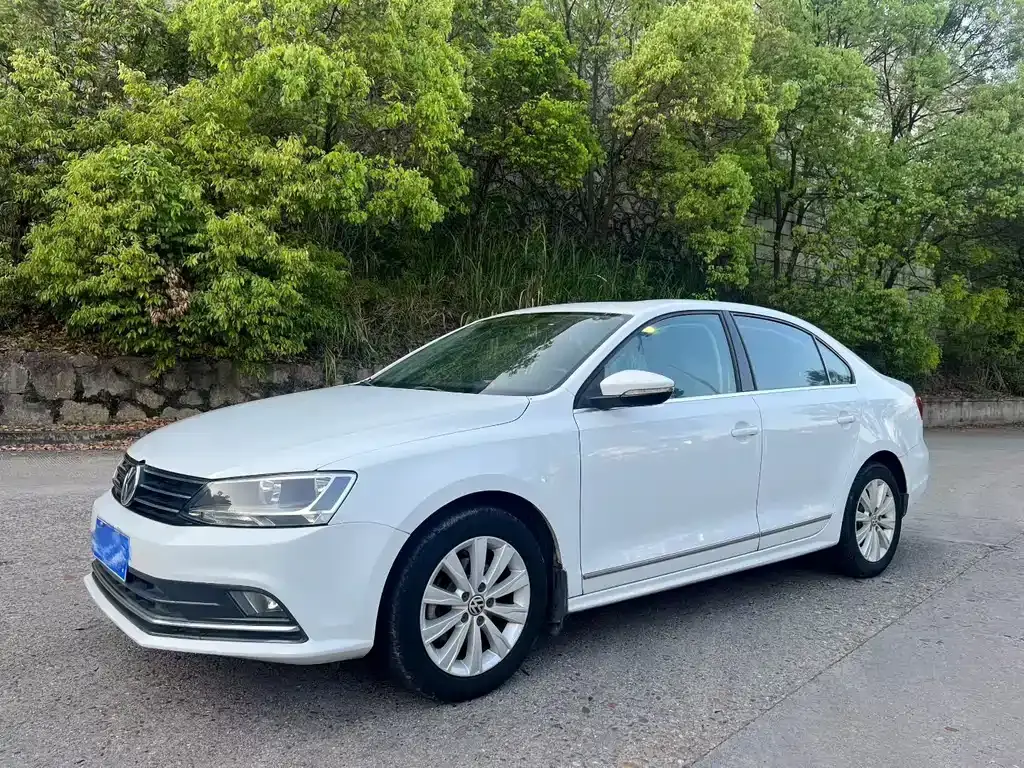 Sagitar 2015 1.6L automatic comfort model