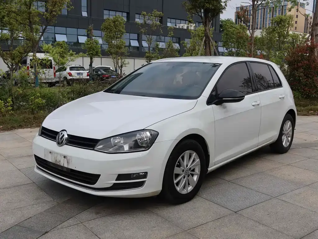 Golf 2015 1.6L manual fashion model