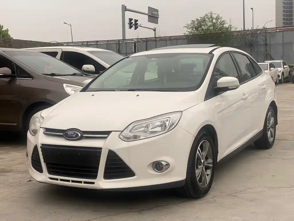 Focus 2012 sedan 1.6L automatic fashion model