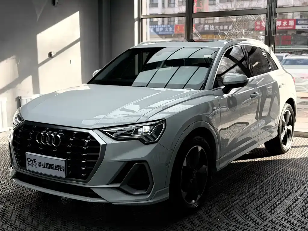 Audi Q3 2022 35 TFSI Fashionable and Dynamic