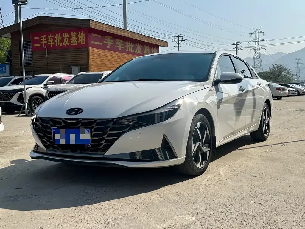 Elantra 2021 1.5L CVT LUX Premium Edition