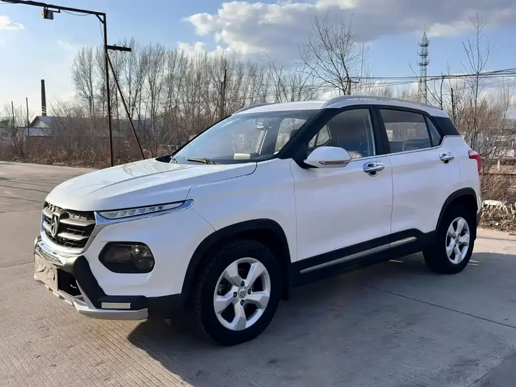 Baojun 510 2017 1.5L manual fashion model