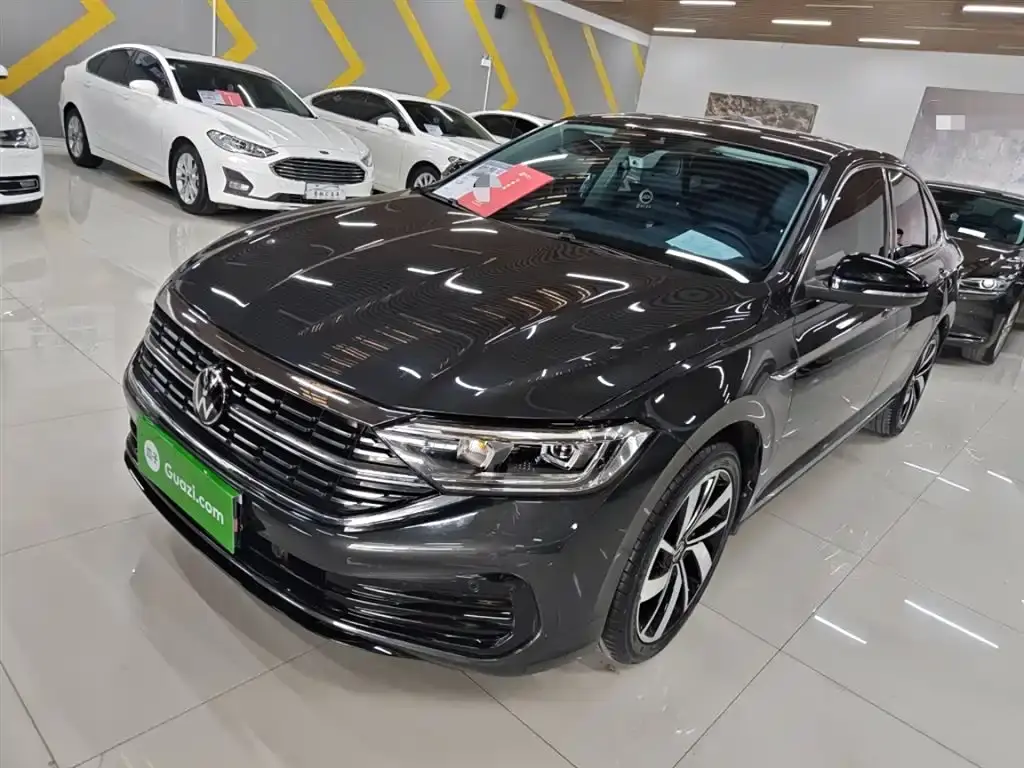 Sagitar 2023 300TSI DSG Super Edition
