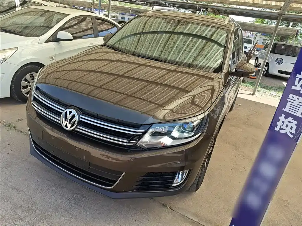 Tiguan 2015 1.8TSI automatic two-wheel drive luxury model