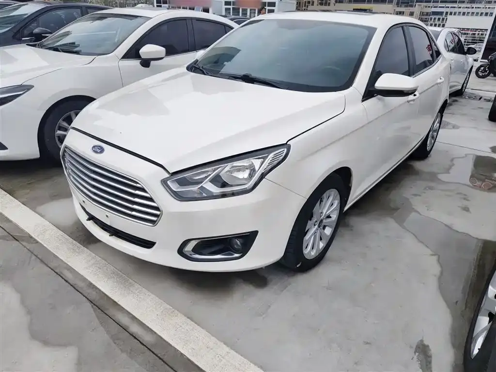 Forex 2015 1.5L automatic fashion model