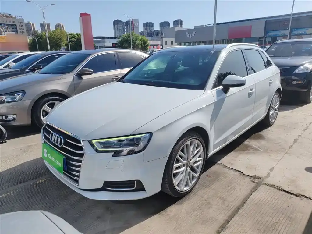 Audi A3 2020 Sportback 35 TFSI Fashion Type National V