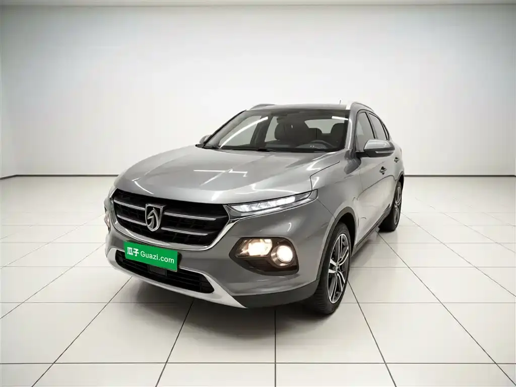 Baojun 510 2017 1.5L manual fashion model