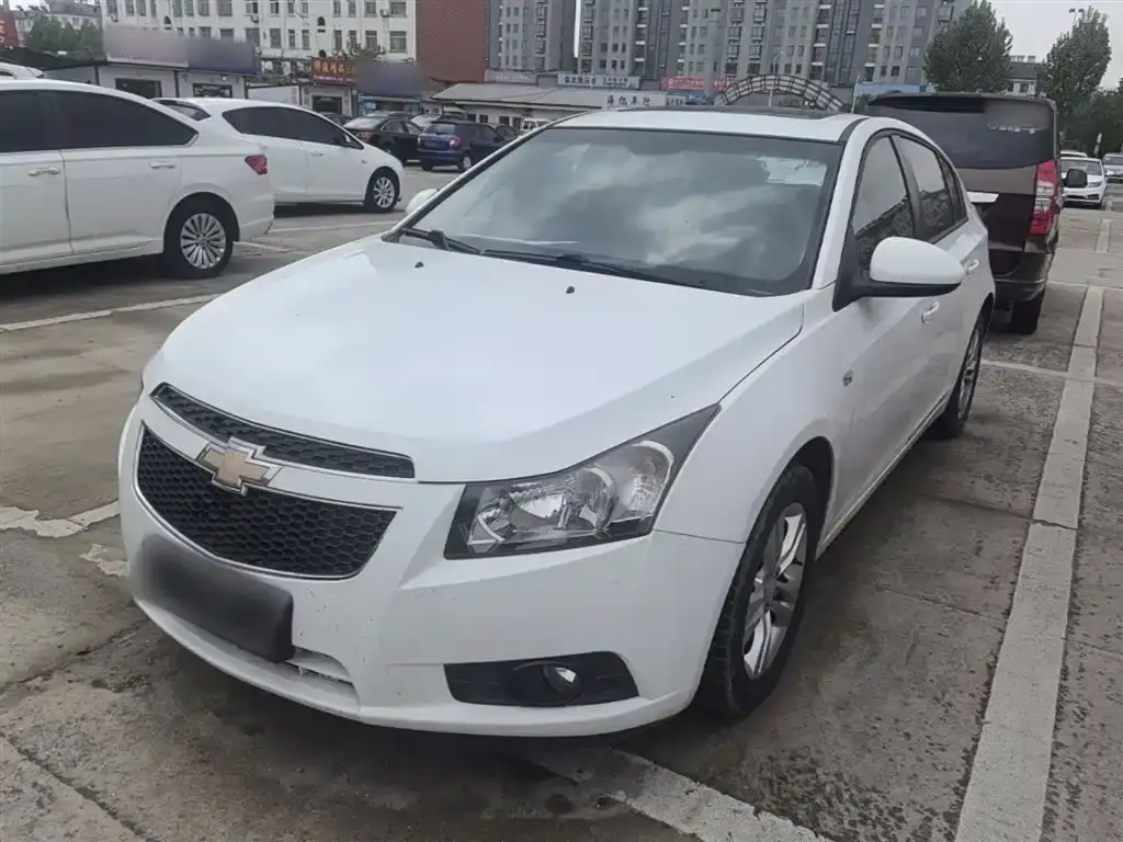 Cruze 2013 hatchback 1.6L manual luxury model