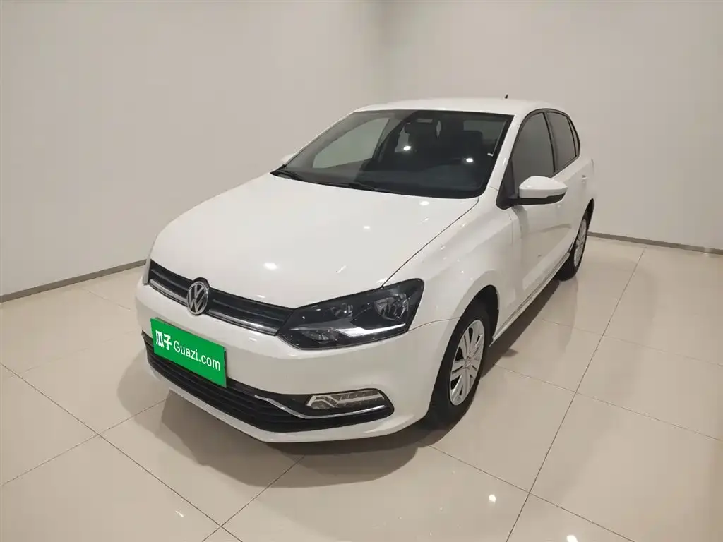 Polo 2016 1.4L automatic fashion model