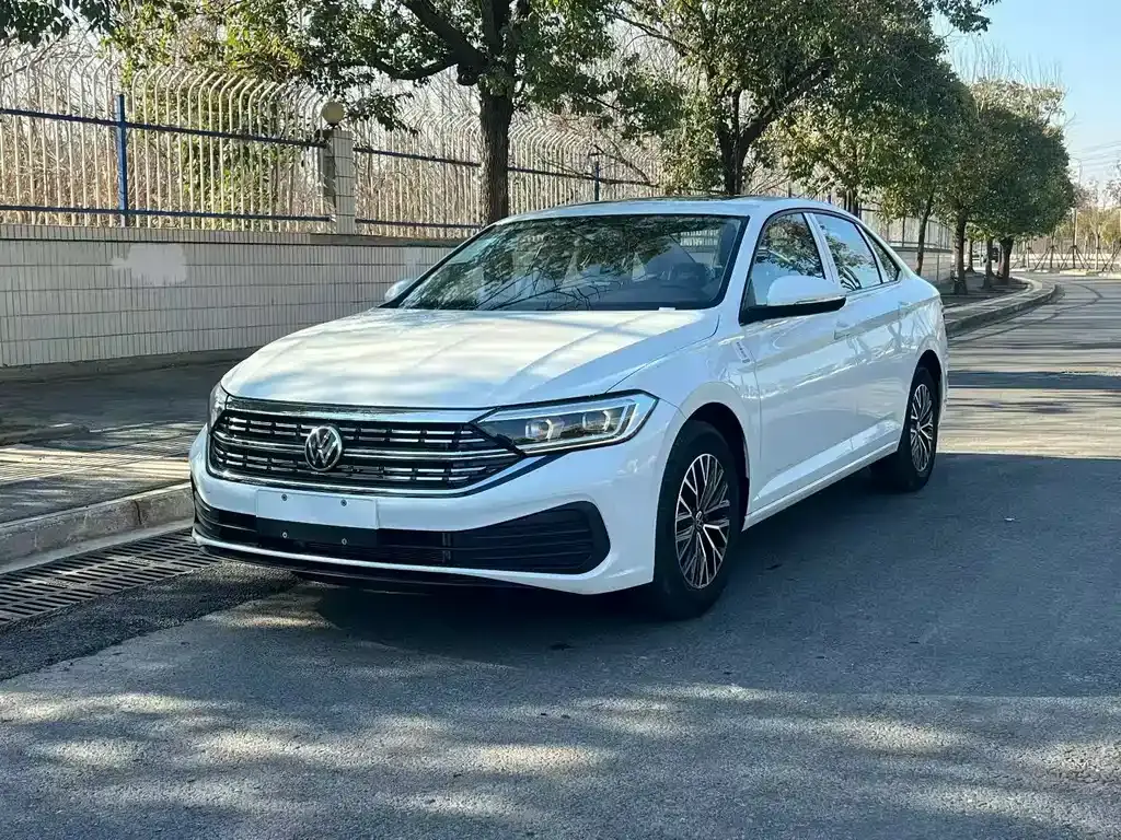 Sagitar 2025 200TSI DSG Flyover Edition