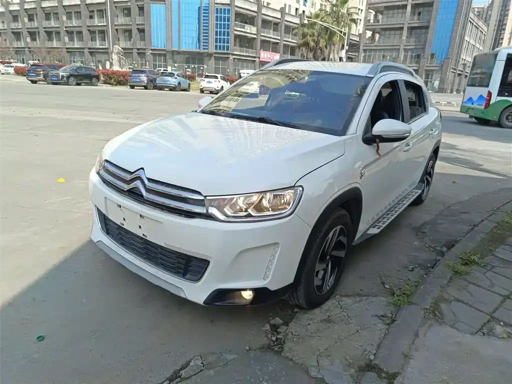 Citroen C3-XR 2015 1.6L Manual Pioneer