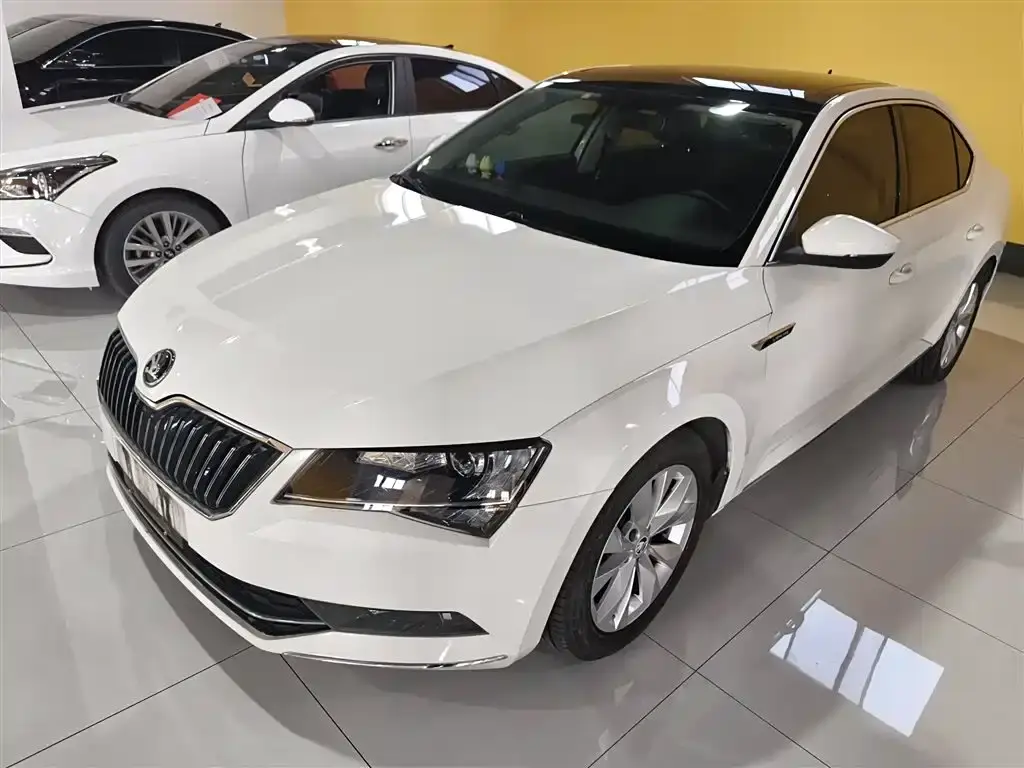 Superb 2016 TSI280 DSG Enactus Edition