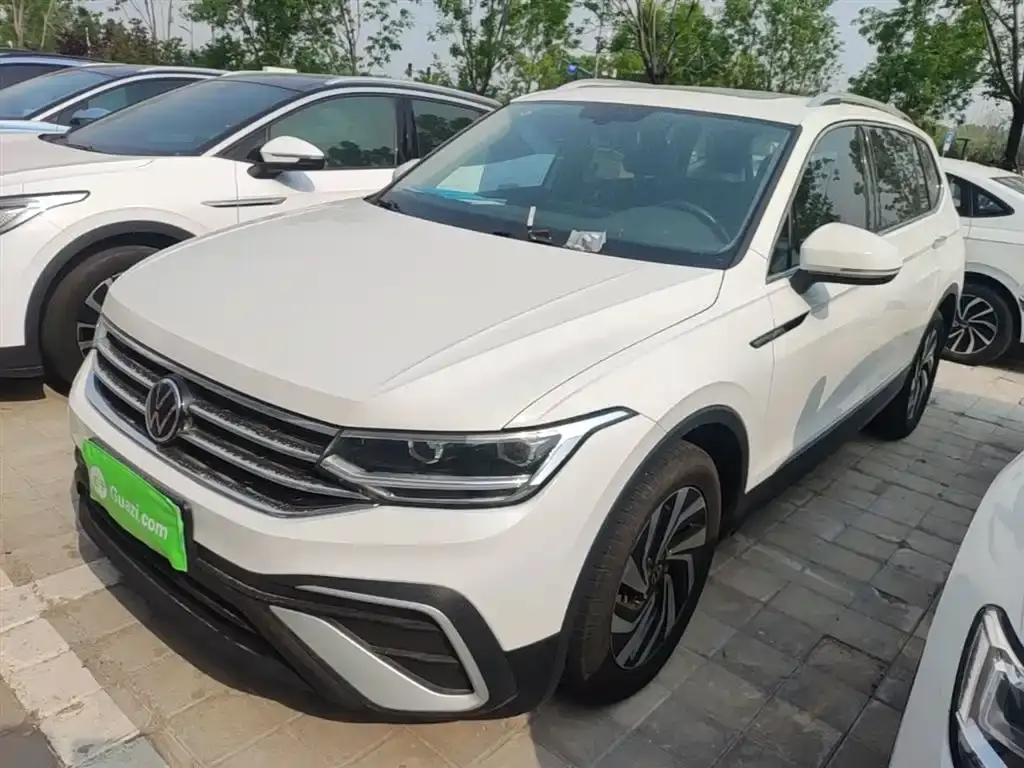 Tiguan L 2024 300TSI automatic two-wheel drive smart version