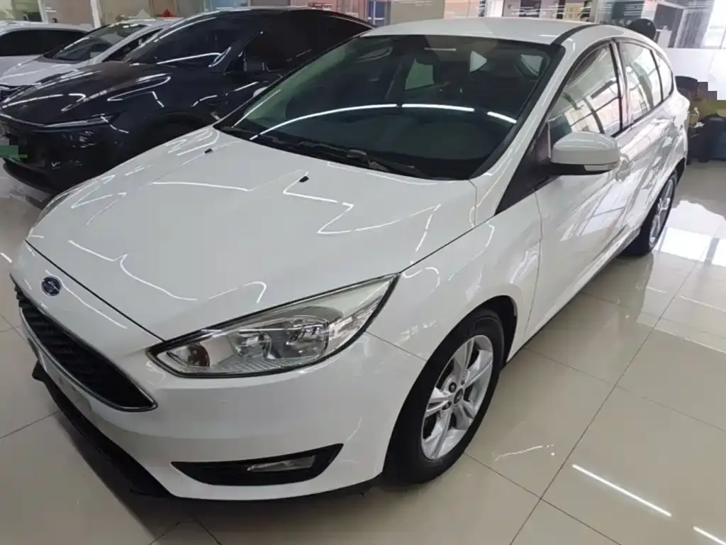 Focus 2015 hatchback 1.6L automatic comfort type