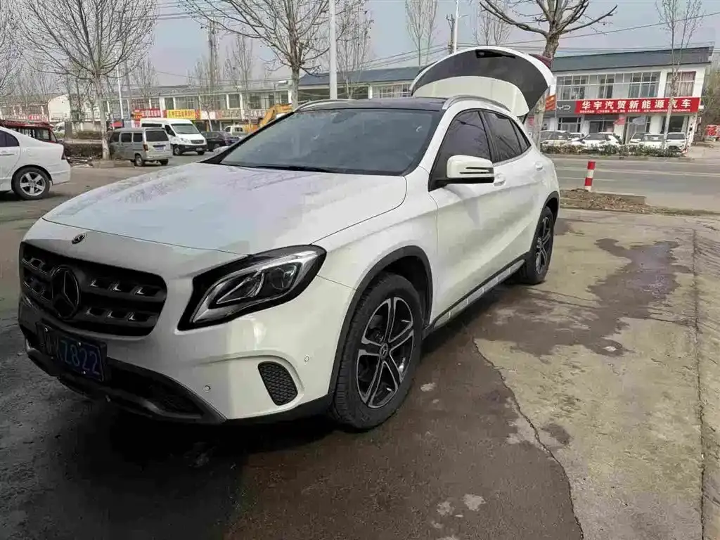 Mercedes-BenzGLA 2017 GLA 200 Fashion Model