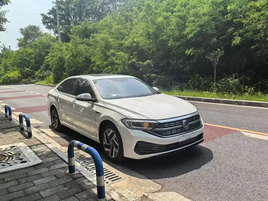 Sagitar 2025 300TSI DSG Super Edition